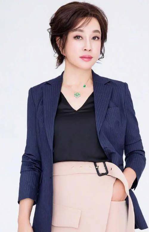 刘晓庆前夫陈国军,离婚27年再相聚,迟来的告白让她