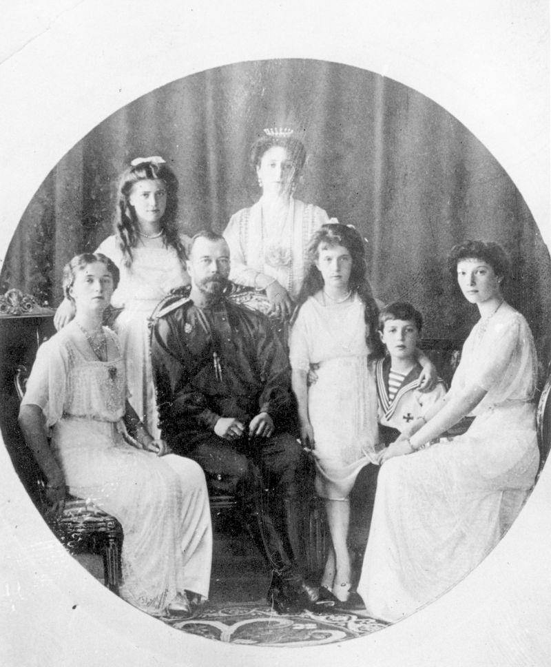 1916年,皇帝的远亲尤苏波夫亲王以及其同伙,邀请拉斯普丁参与晚餐,拉