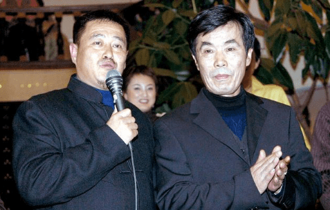 何庆魁:58岁爱人离世,68岁妻子离世,被赵本山承诺养一辈子_生活_张