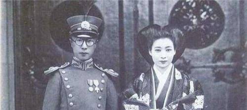 民国26年(公元1937年)得2月6日,一对年龄相差十多岁得男女举行了一场