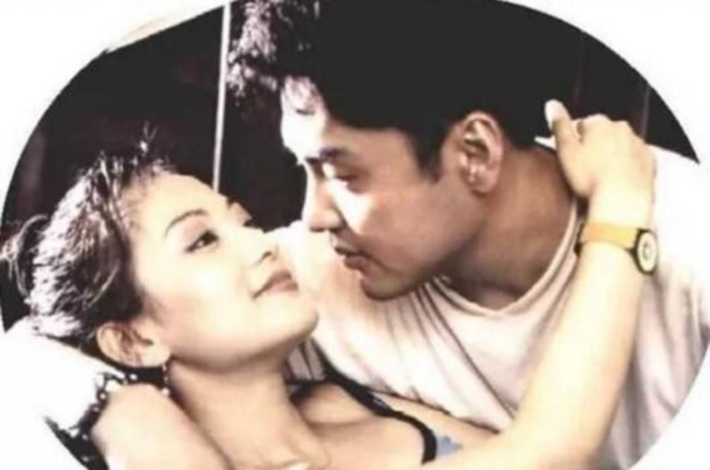 香妃刘丹:26岁爆火,28岁去世,家破人亡,萧剑为何为她扫墓21年!