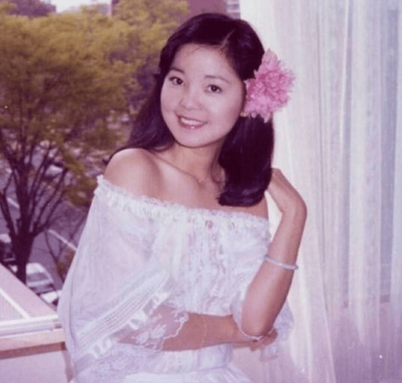 邓丽君去世已26年,曾与她订婚的男友保罗,如今怎样了?