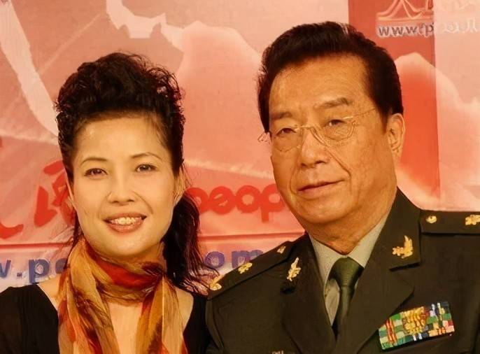 李双江的2个儿子差别真大李贺事业有成李天一因轮奸被判10年