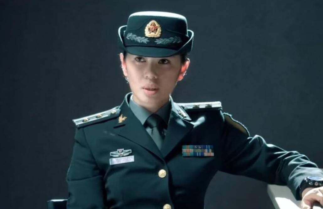 矫揉造作就别演军旅剧了,这8位女星告诉你,什么叫飒爽军人气质?