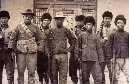 张保胜死后,"保胜队"群龙无首,汪雅臣顺势将其部