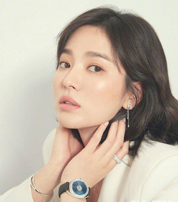 原创有种美叫离婚后的宋慧乔39岁还是老样子眼角皱纹叫人心疼