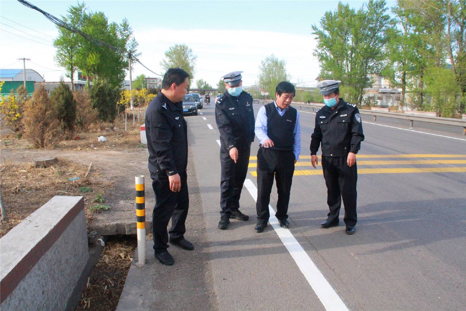 忻州市交警支队高志勇一行到原平交警队进行督导检查