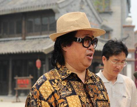 最终认定刘大印违约,赔偿了五百多万后,陈道明成为了男一号.