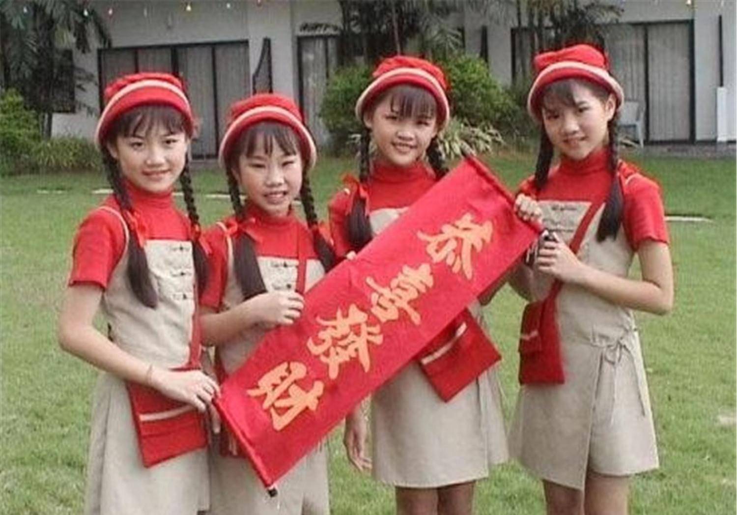她们中年龄最大的姜慧君是1988年出生,其他三位1990年出生,目前都是上