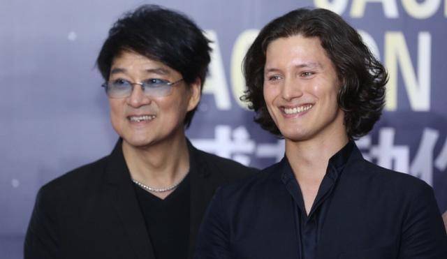 周华健儿子长相太欧美,五官没有亚洲感,以演员身份再次出道_周厚_康