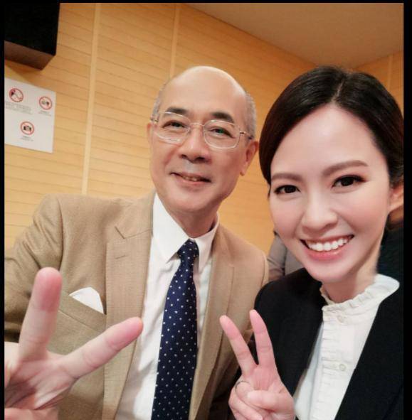 至于感情方面潘冠霖就话想保留点点私人空间:只能说