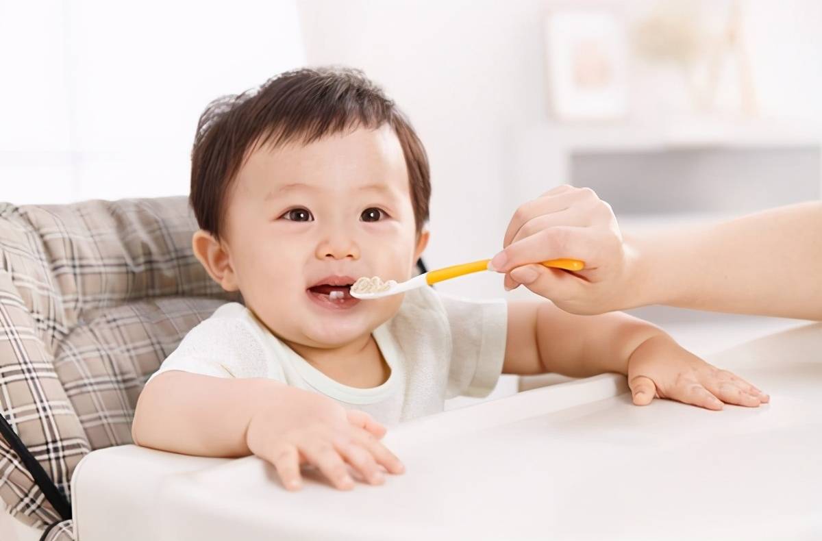 宝宝添加辅食有讲究,牢记＂十不吃＂,别等孩子厌食或生病才后悔