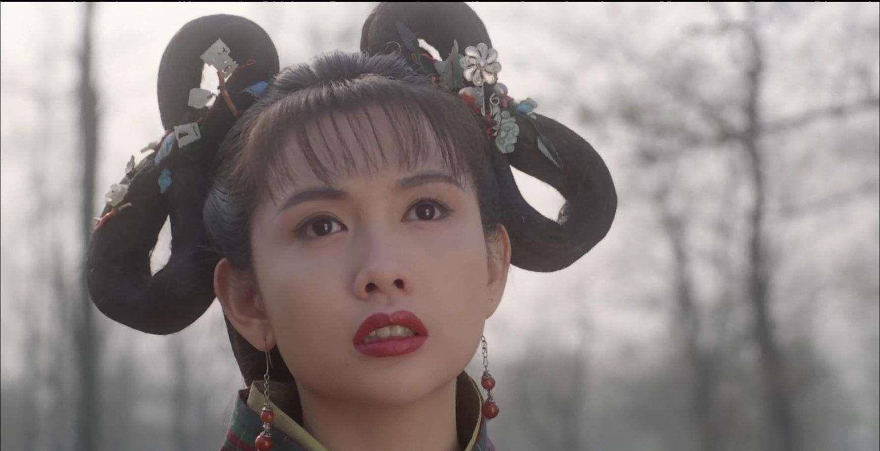 追的第一位女明星,当年就连见多识广的谢贤也追过她,刘德华在和她一次