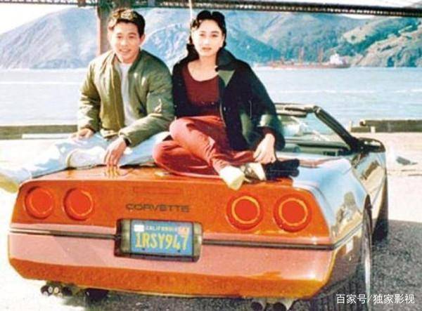 59岁利智颜值大跌,却被女儿赞像20年前那么美,因落难?