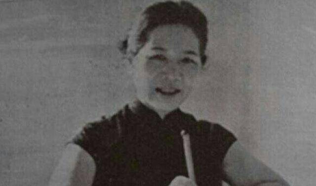 借清代女诗人秋瑾的一句诗,便是:""休言女子非英物,夜夜龙泉壁上鸣.