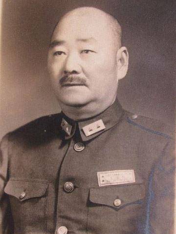 国军上将连发多枚炮弹差点将白崇禧座机打落,张治中将