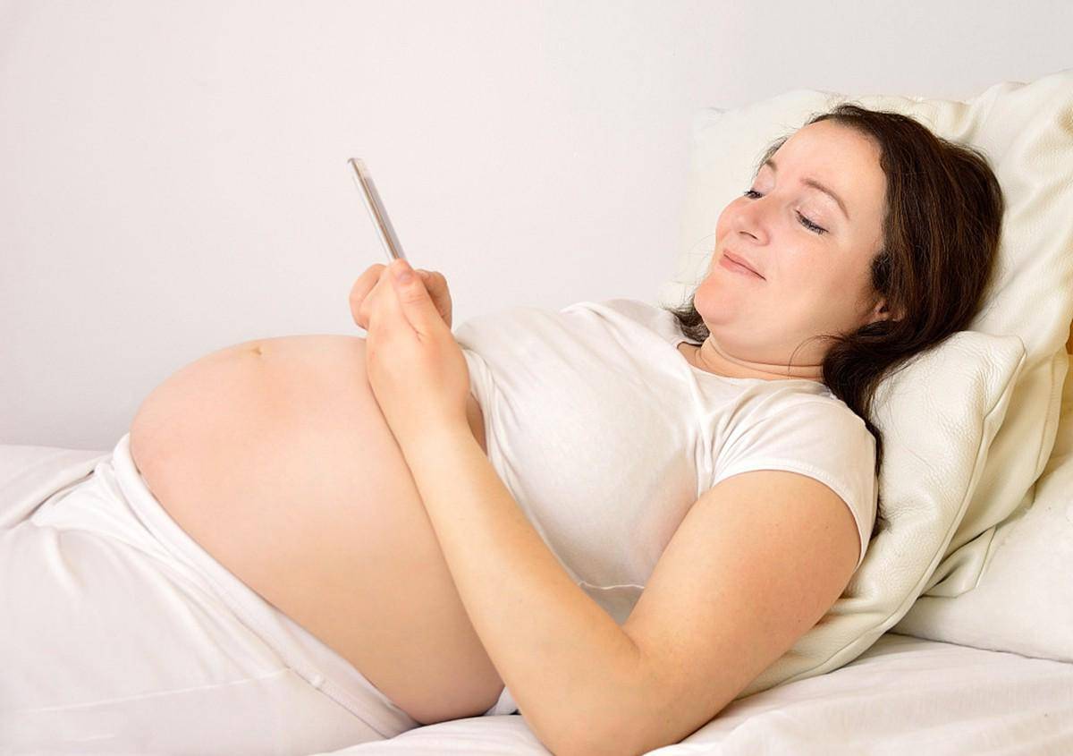 孕期熬夜玩手机,胎儿有什么变化？看完才知＂母子连心＂有多神奇