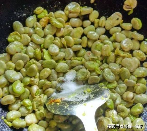 原创葱香耙胡豆口味浓香又饱腹下酒下饭当主食都很棒