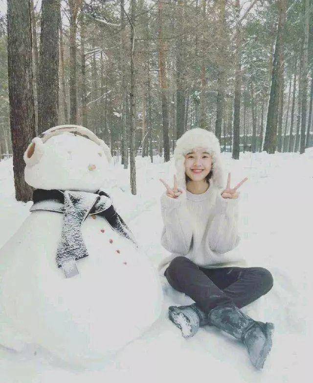 明星雪中玩摆拍,陈意涵轻松倒立,田亮最不怕冷!_雪地
