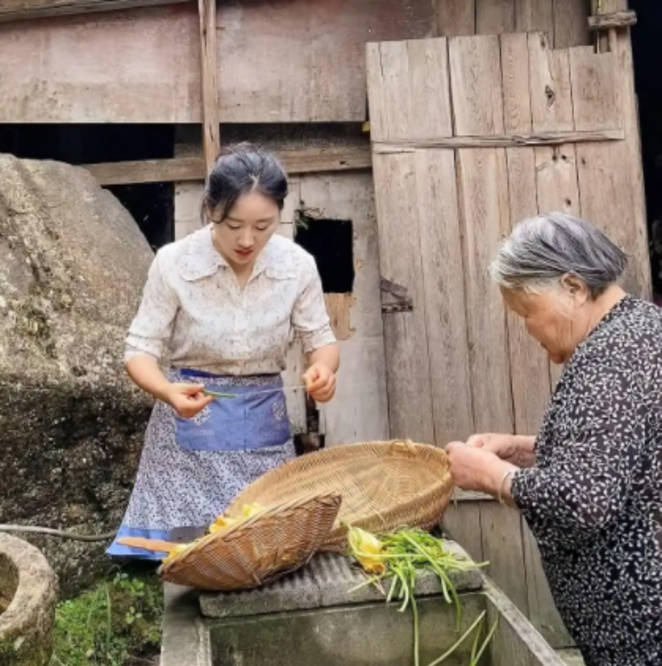 乡愁沈丹为何那么红从离异妇女到千万网红如今身价超1000万