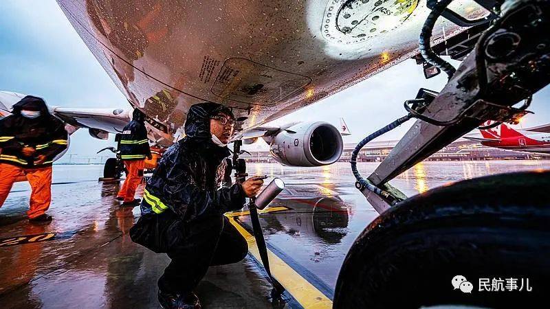 【民航事儿】航空器在飞行过程中,机电设备发挥着重要作用,一旦机电