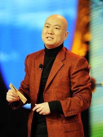 他从小就接触演艺,出道24年,搭档性感美丽,如今事业成功_郭冬临_牛莉