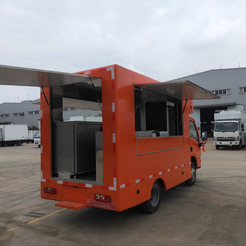 的一款小型流动售货车,流动售货车流动餐车多功能流动美食车功能强大