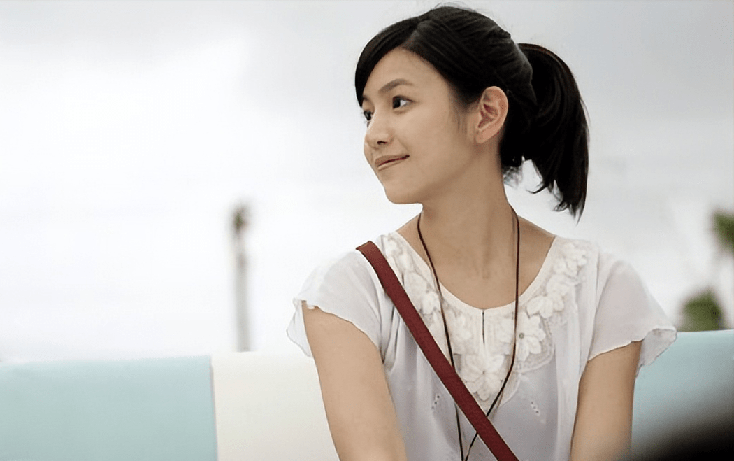 原创一本明星集邮册打开了陈妍希的过往由清纯女神到黑料女王的演变