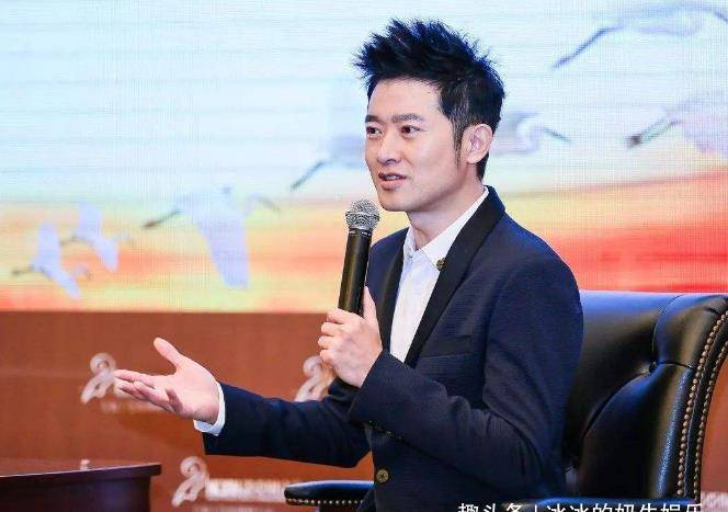 多年不拍戏还是那么帅_任泉_身份_明星