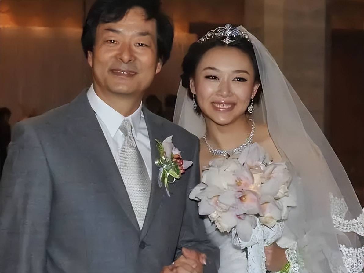 昕老婆宛平:嫁初恋男友恩爱几十年,女儿出嫁还要倒贴50万_宛萍_濮方