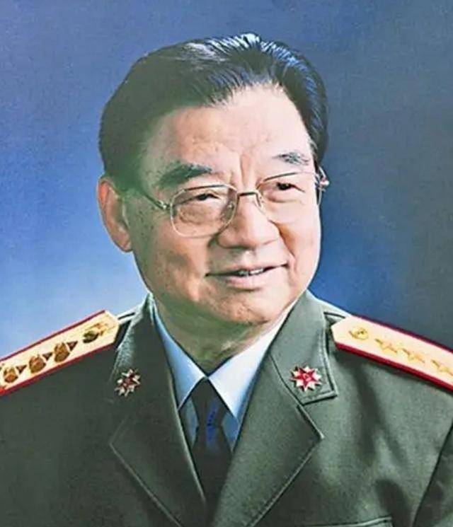 他曾担任总后勤部政委,26岁授大尉,59岁升中将,65