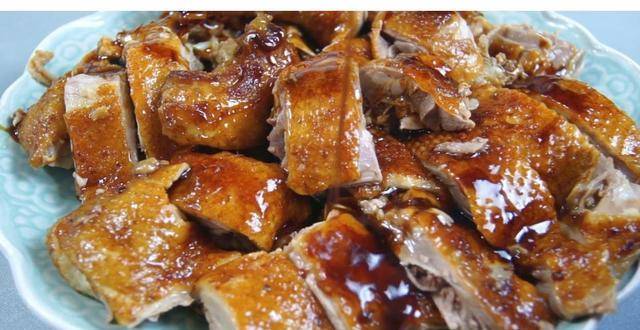 年夜饭菜单回味禄鸭,外皮酥脆,鸭肉多汁,吃起来连骨头都香!_禄好_陈皮