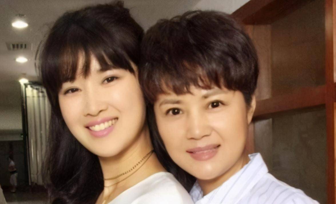 原创54岁的茹萍经历了一段艰难的婚姻她的第二段婚姻演员刘之冰