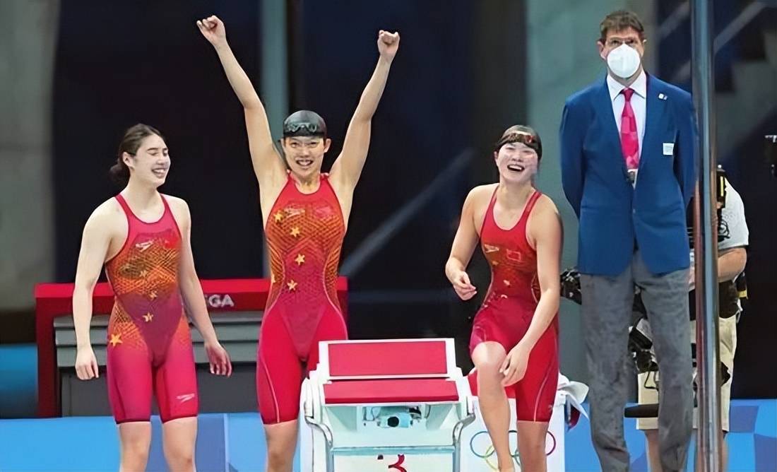 该比赛日,压轴大戏是女子4x200米自由泳接力,由劳丽慧,艾衍含,李冰洁