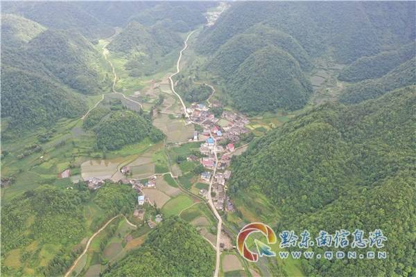 麻江:院坝村落"换靓装" 村美民富入目来_乡村_塘村_庭院