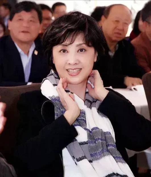 原创女儿国国王朱琳53岁二婚丈夫提出丁克70岁把日子过成诗