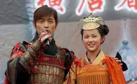 《少年杨家将》胡歌饰演杨六郎与林家宇饰演的柴郡主是一对刘诗诗饰演