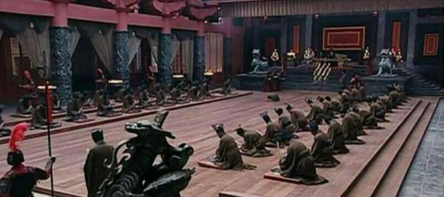 基于这一目的,汉武帝先是采纳董仲舒的建议,在长安设立了太学,聘请