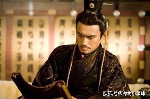 俩人同为贵人,虽说刘秀对郭圣通有宠,但在立后问题上,刘秀明显偏向