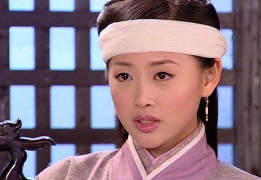 角色之中最成功的一个,后续还参演了《再生缘《秀才豆腐》等作品