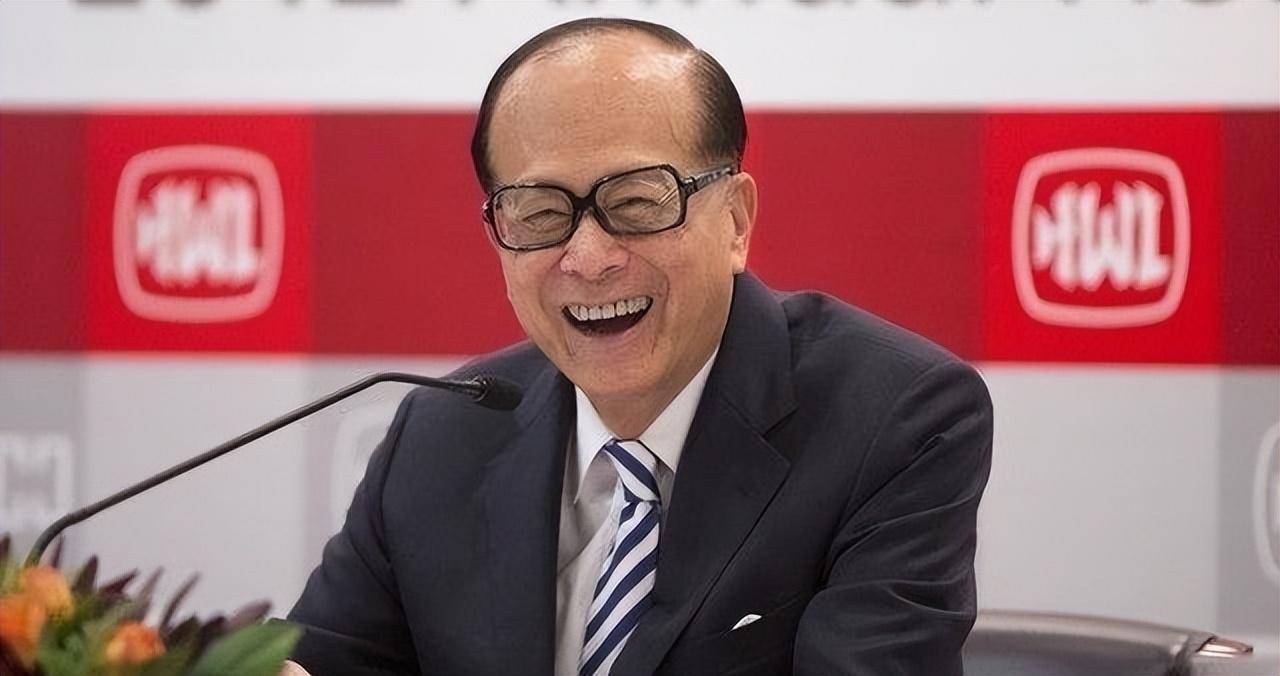 目前李嘉诚的儿子李泽钜为公司的董事会主席,公司拥有员工30万以上,年