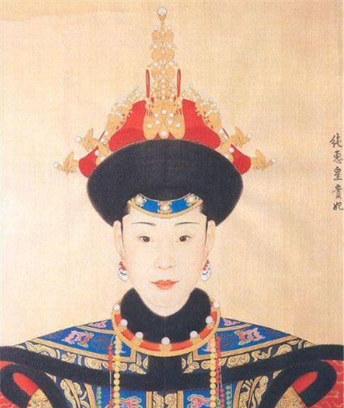 1743年,生下了六皇子永瑢,1945年被升为纯贵妃,册文曰"咨尔纯妃苏氏
