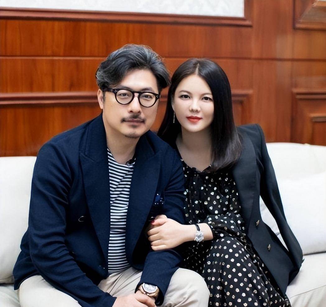 才分手9个月,王岳伦三天两头约美女,李湘也有了新故事
