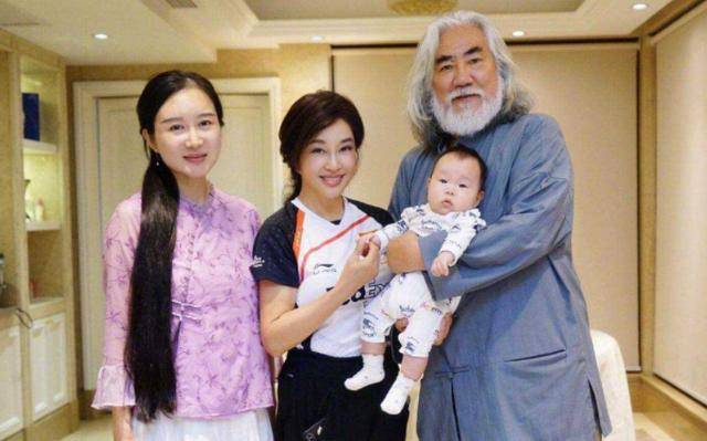 原创李亚鹏表白小19岁彝族姑娘，女方写真集被扒出，真的是太美了
