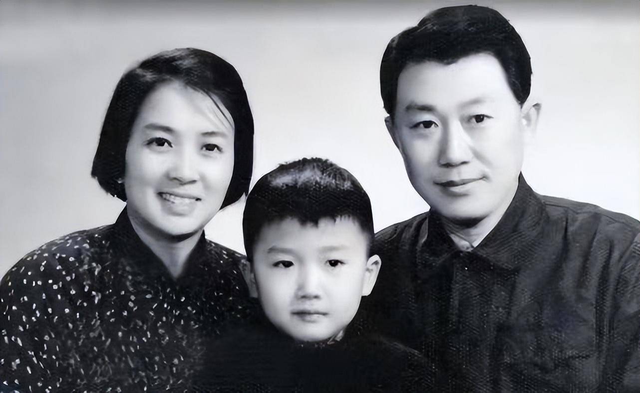 国家一级演员、谢芳丈夫张目去世，家人透露细节，最后露面照曝光