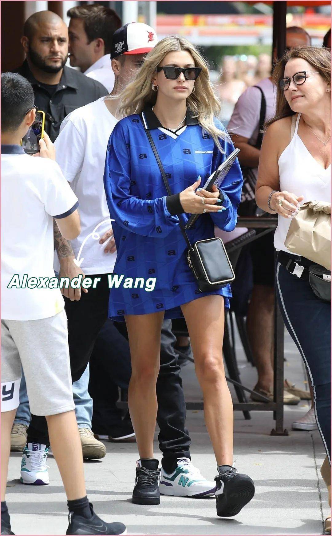 出街即炸街，Hailey Bieber 的大佬式私服