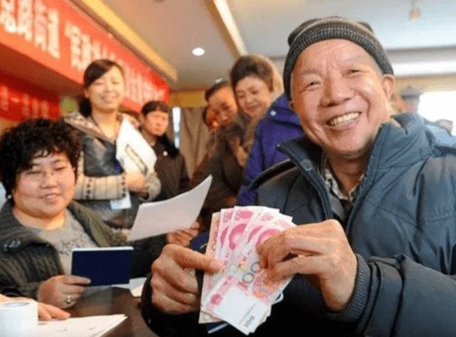 原创60岁以上交过公粮的农民，每月补贴1000元？哪些人可以领取？
