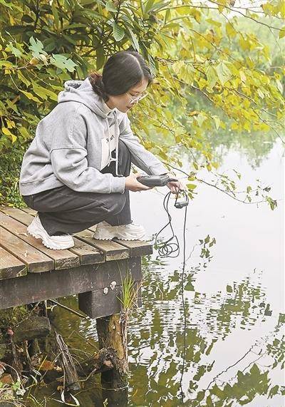 青山逶迤廿载有情