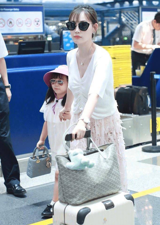 ����ϡ��ɹ���ӣ���10����ӻ�ѩ�����ݻ���ȴ���������� ...