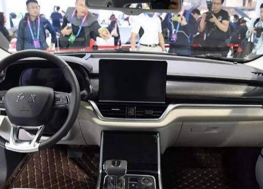 原创
                红旗首款新能源SUV，此次价格实良心了，400公里续航